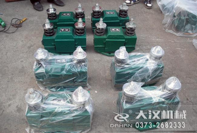 CZ電磁倉(cāng)壁振動(dòng)器